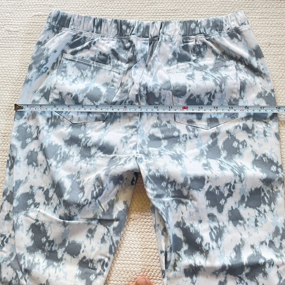 Uniqlo Women White Gray Camouflage Pull On 3/4 Elastic Waist Pants Size M - Picture 8 of 9